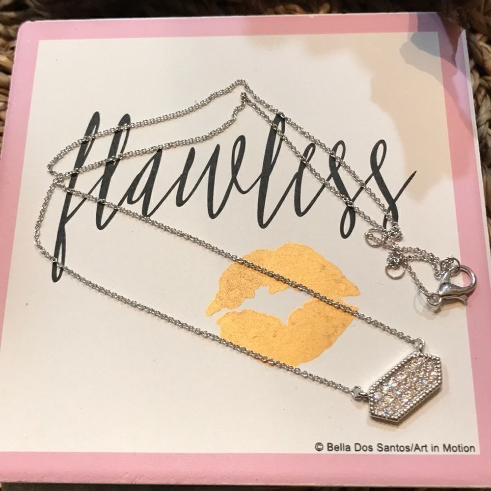 Silver Chain with Rhinestone Design‎ - Picture 3 of 4